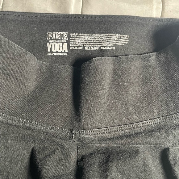 PINK Victoria's Secret Black Leggings Comfortable Stylish - Picture 2 of 5